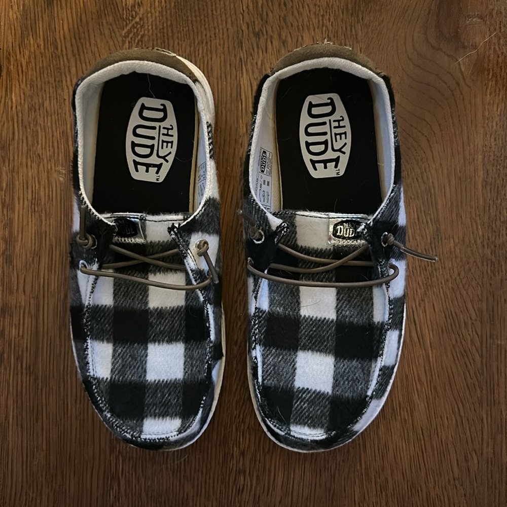 Checkered hey dudes